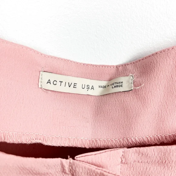 Active USA NWT Short Sleeve Button-Up Light Pink Crop Top - Picture 3 of 9